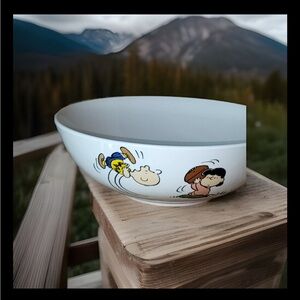 New Peanuts Charlie Brown Snoopy Football & Cheerleading Ceramic Snack Bowl